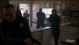 Chicago PD - Season 10 Episode 22